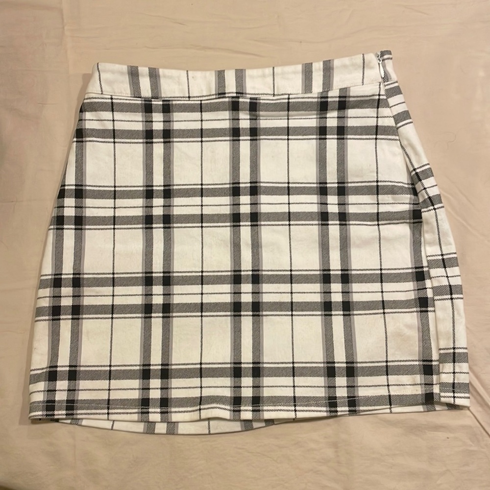 Plaid Black and White Zip Up Skirt